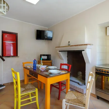 Stunning Home In Frontone Di Apiro