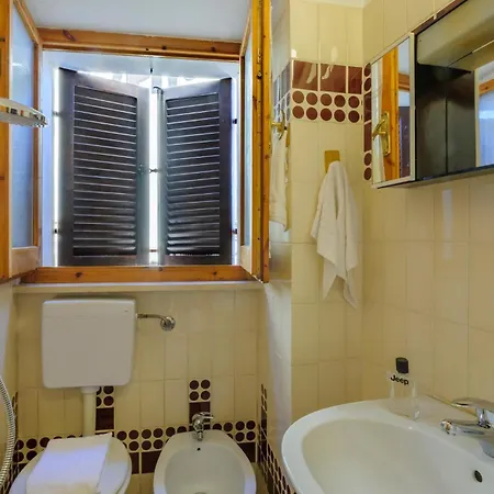 Stunning Home In Frontone Di Apiro
